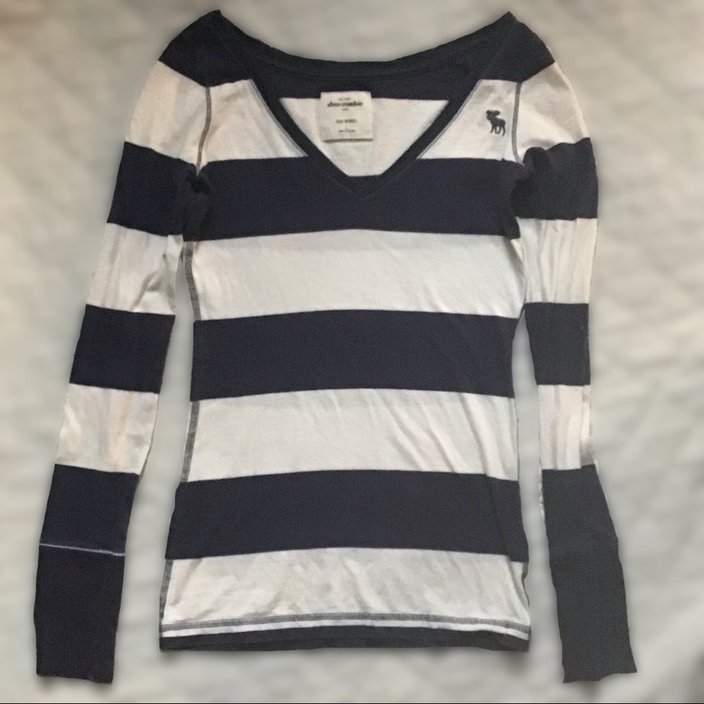Blue and White Striped Abercrombie Kids Cute Stretch V-Neck Long Sleeve Tee